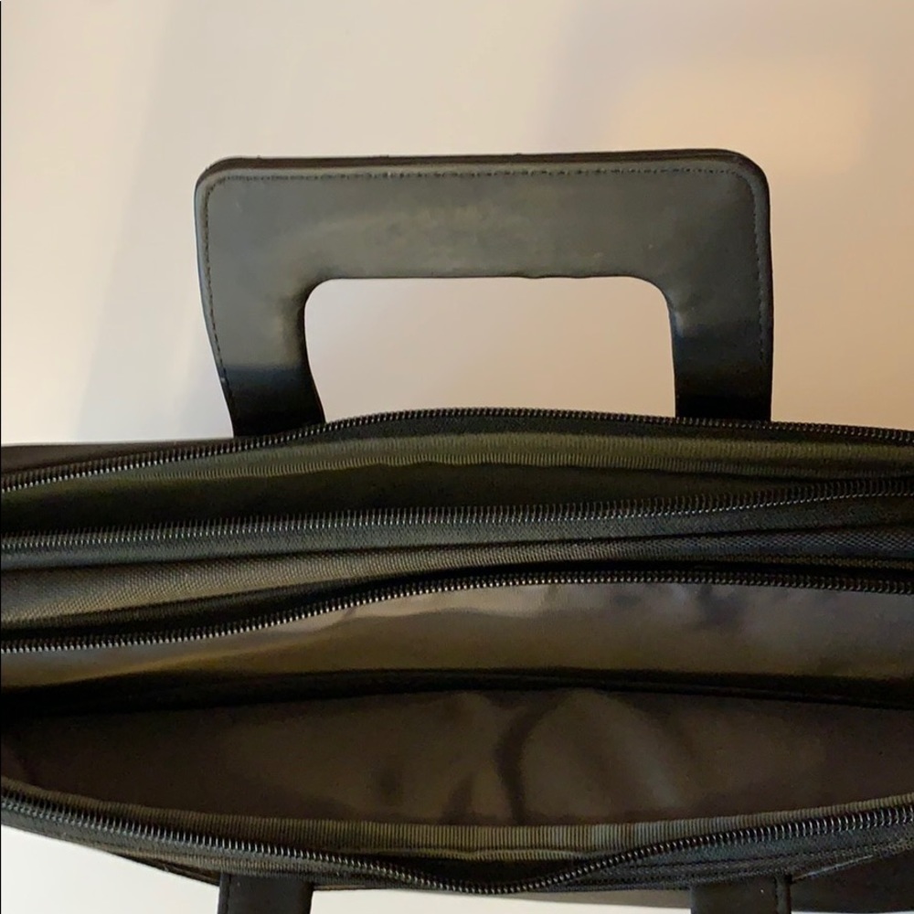 Dell laptop computer bag. - Picture 7 of 7